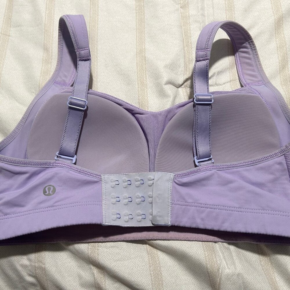 Lululemon Ta Ta Tamer Size 34DD - Picture 2 of 2